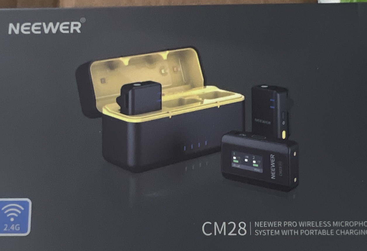 Neewer CM28 Pro Wireless Condenser Microphone System, Omni, w/ Charging Case