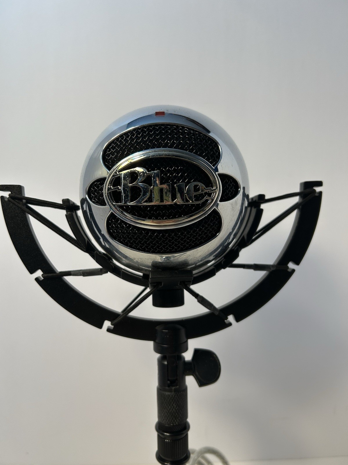 Blue Microphone Snowball USB Mic W/ Tripod Stand & Charging Cord