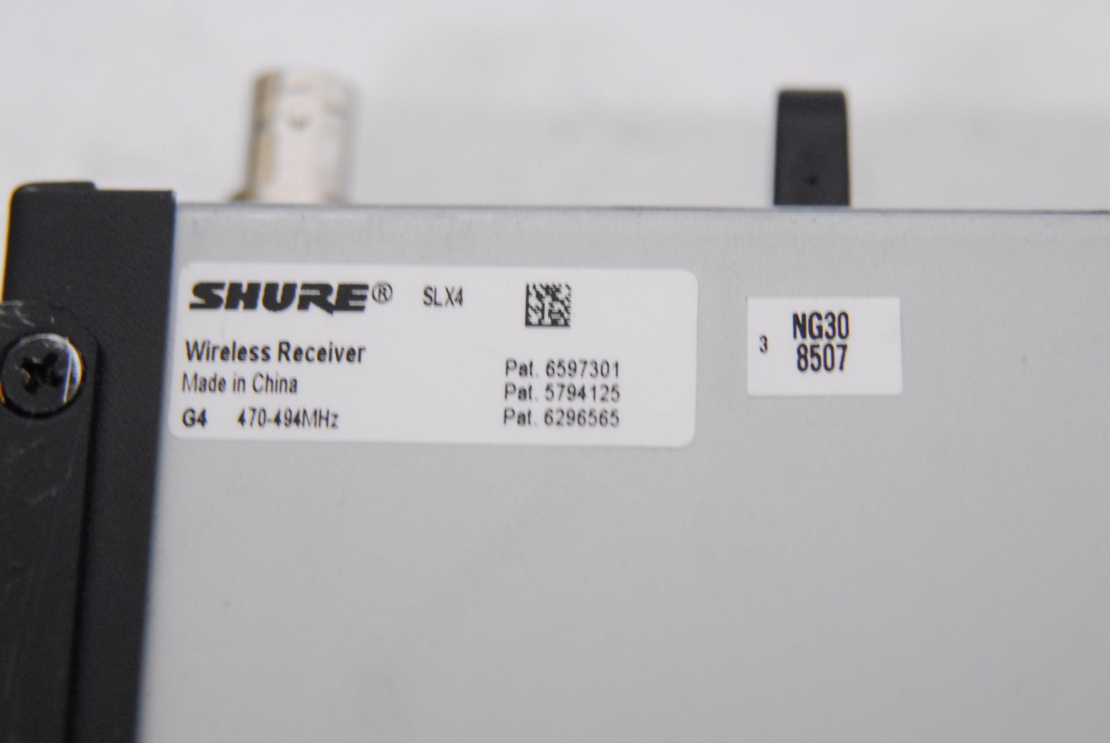 Shure SLX4-G4 470-494MHz Wireless Receiver W/ Power Adapter, Antennas, Rack Ears