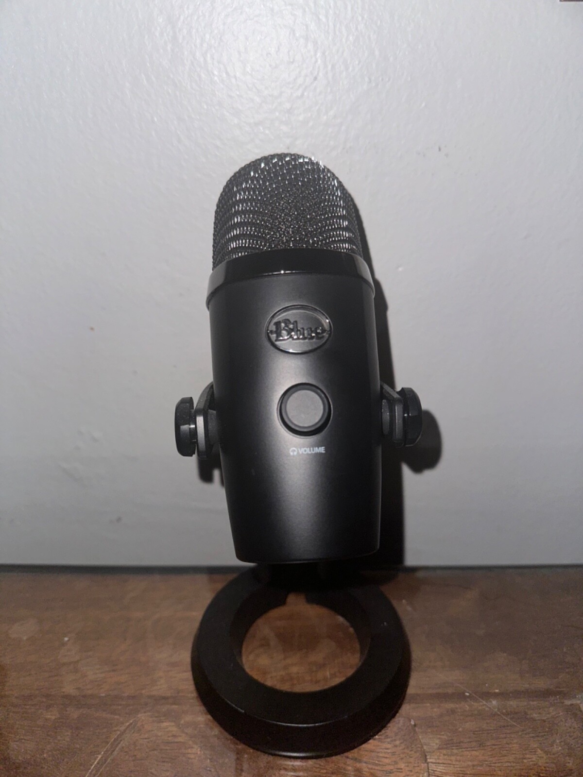Blue Yeti nano Condenser Cardioid Microphone – Blackout(Free pop filter)