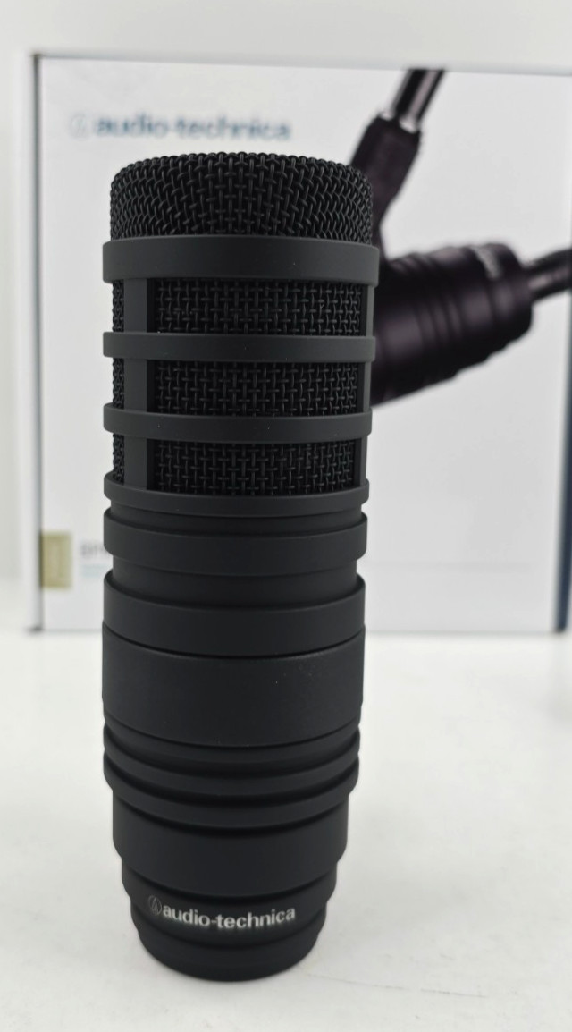 Audio-Technica BP40 Large-Diaphragm Dynamic Broadcast Vocal Microphone MEW