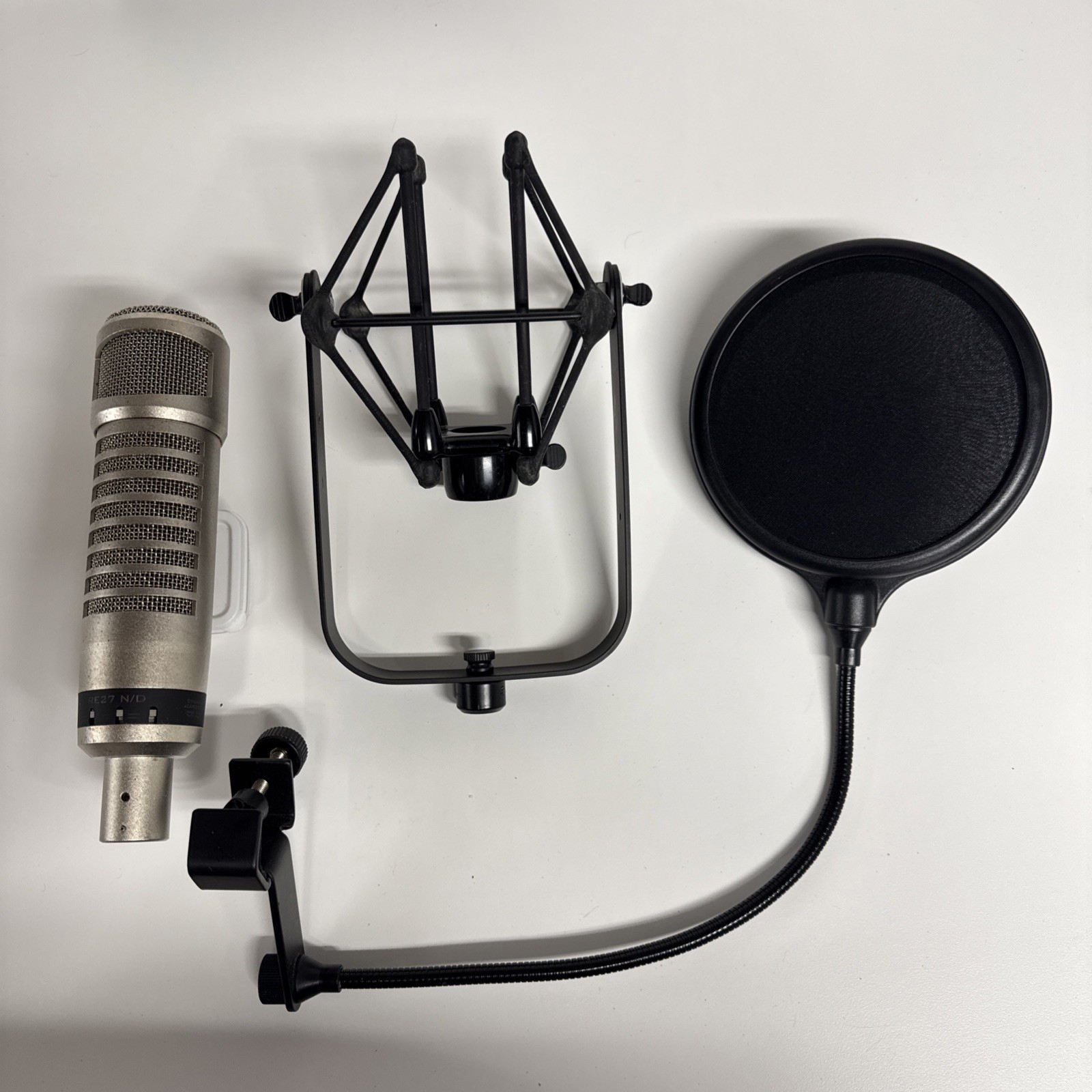 Electro-Voice RE27N/D Microphone with suspension mount and pop filter