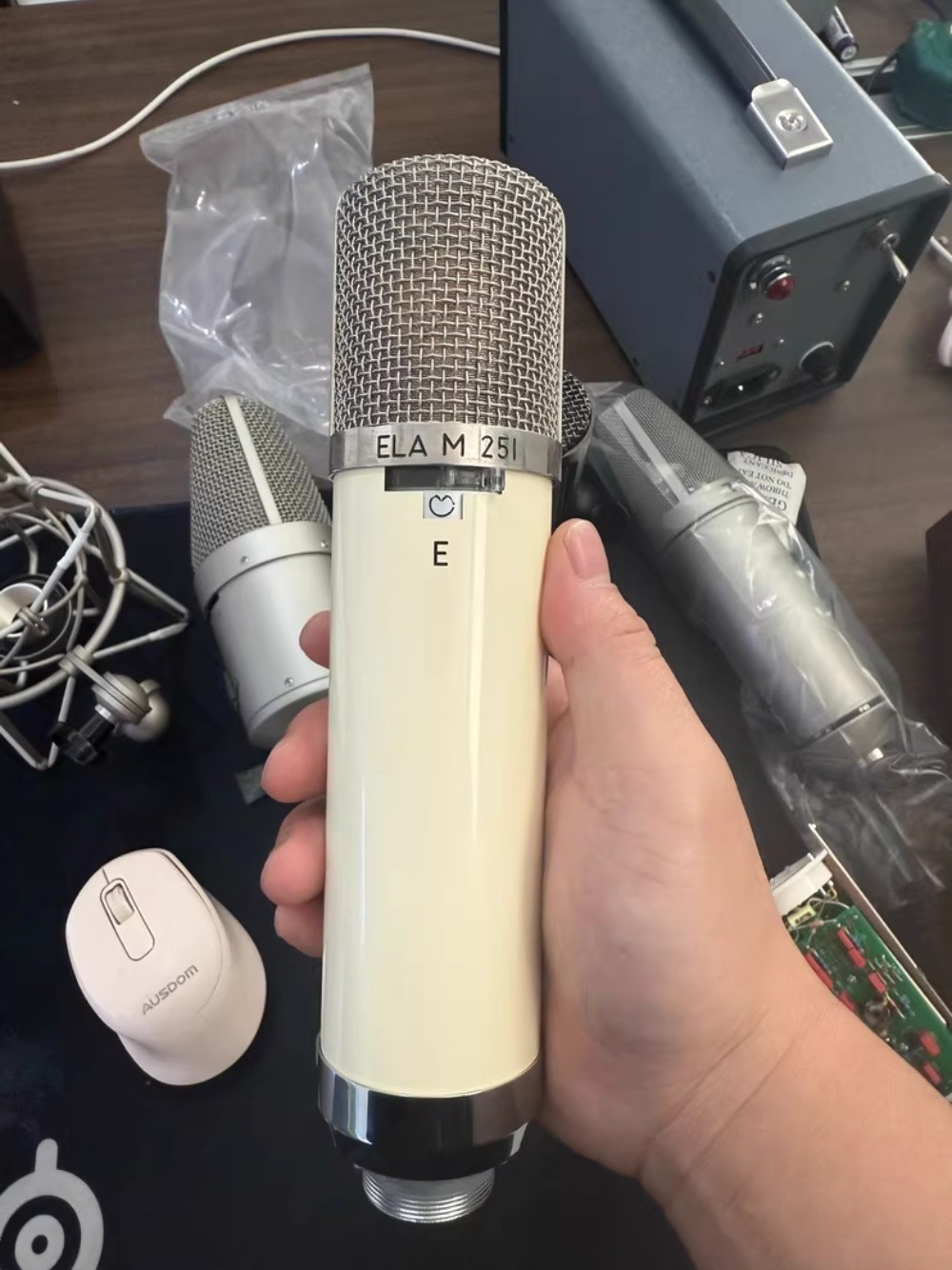 New professional top-level tube microphone ELAM-251 for professional recording