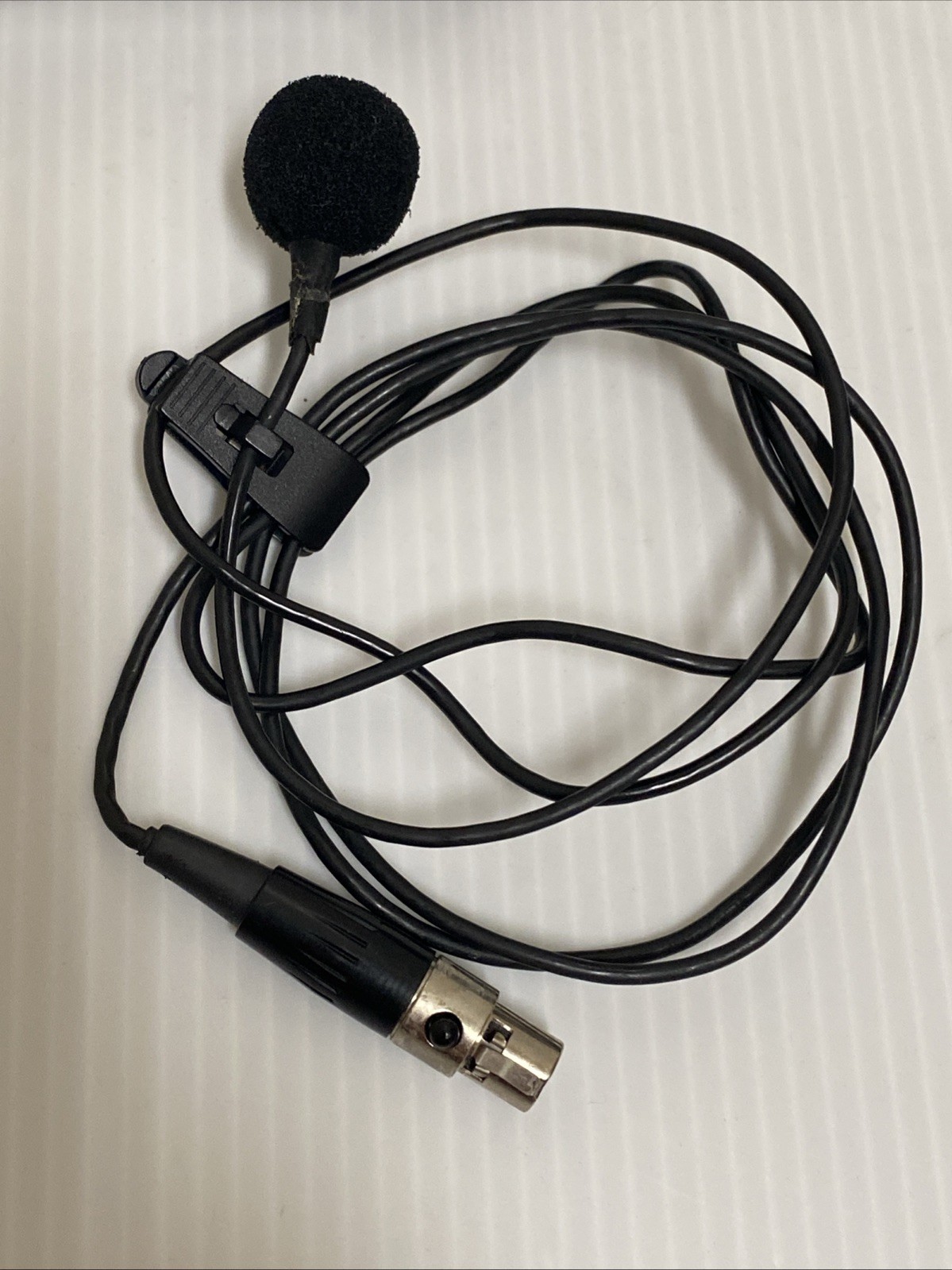 Shure T1 Guitarist Transmitter Unit – CV Frequency (208.200 MHz) – UNTESTED