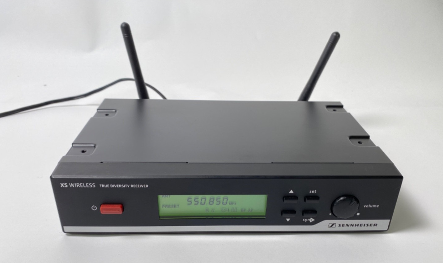 Sennheiser True Diversity EM 10 Receiver 548-572 MHz w/ Antennas *POWER TESTED