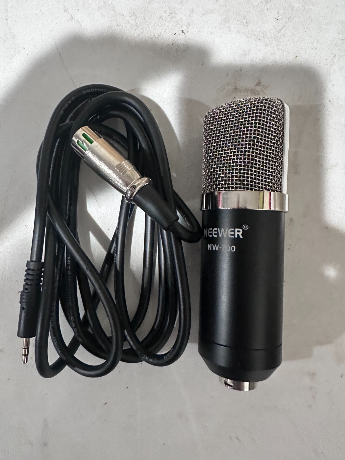 Neewer NW-700 Studio Broadcasting Recording Condenser Microphone, Cables, NW-100