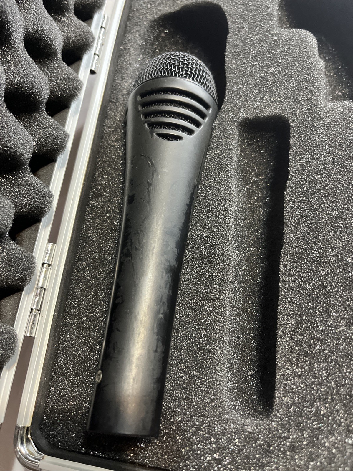 AKG D3800 Microphone With Case
