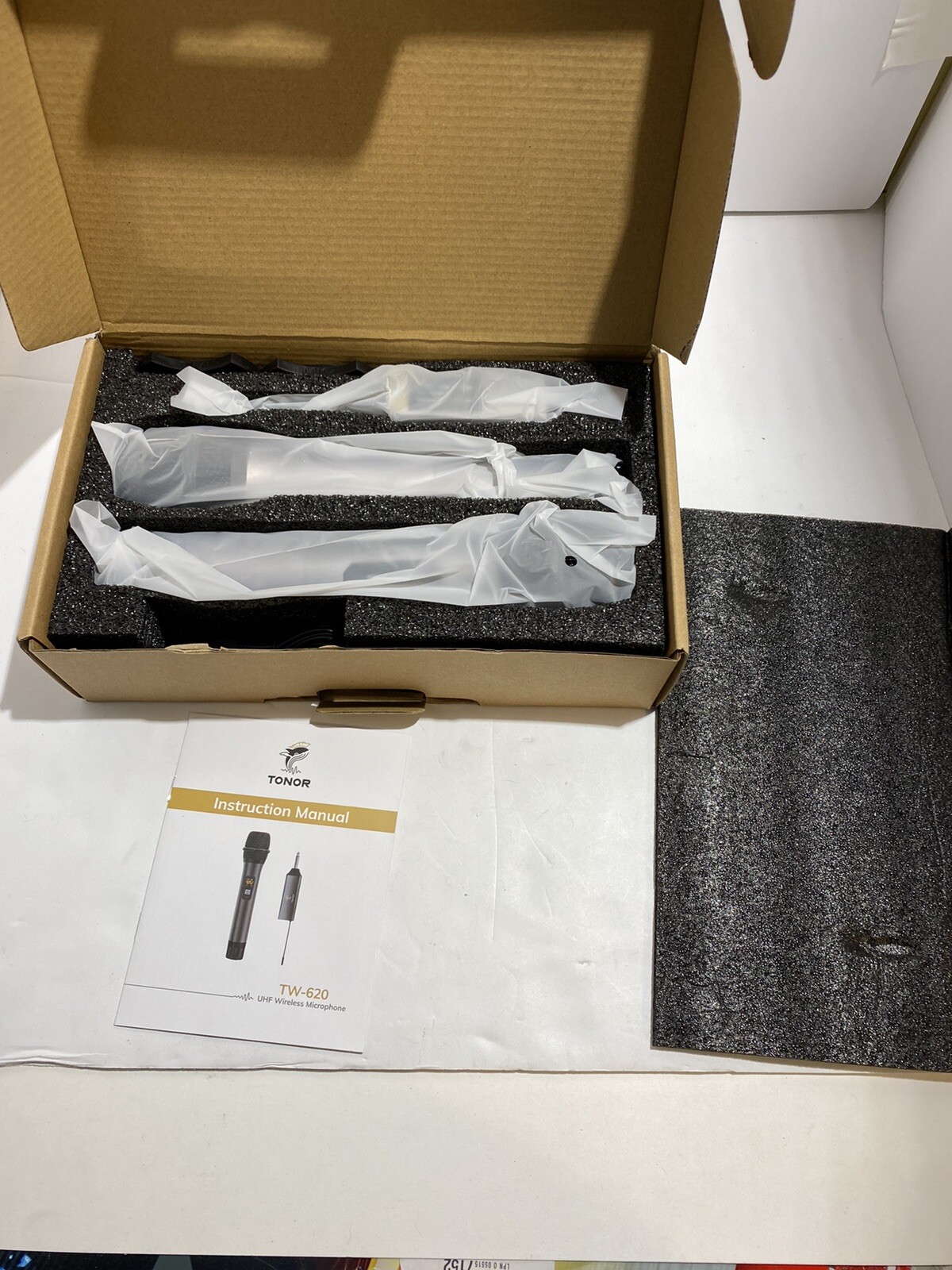 Metallic Wireless Microphone with Rechargeable Receiver,200ft (TW-630)