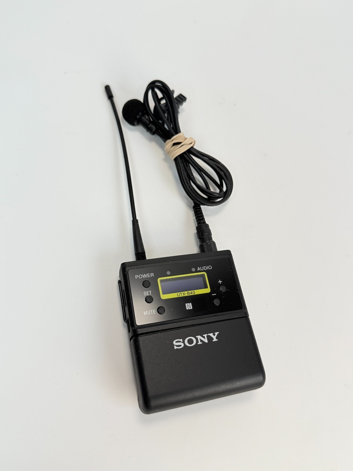 Sony UTX-B40 Wireless Bodypack Transmitter (Frequency Band: 536.1 to 607.8 MHz)