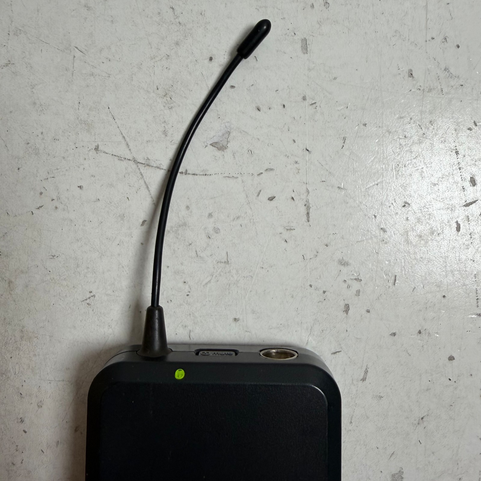 Shure PG1 M7 Black Portable Wireless 662-674 MHz UHF Bodypack RF Transmitter