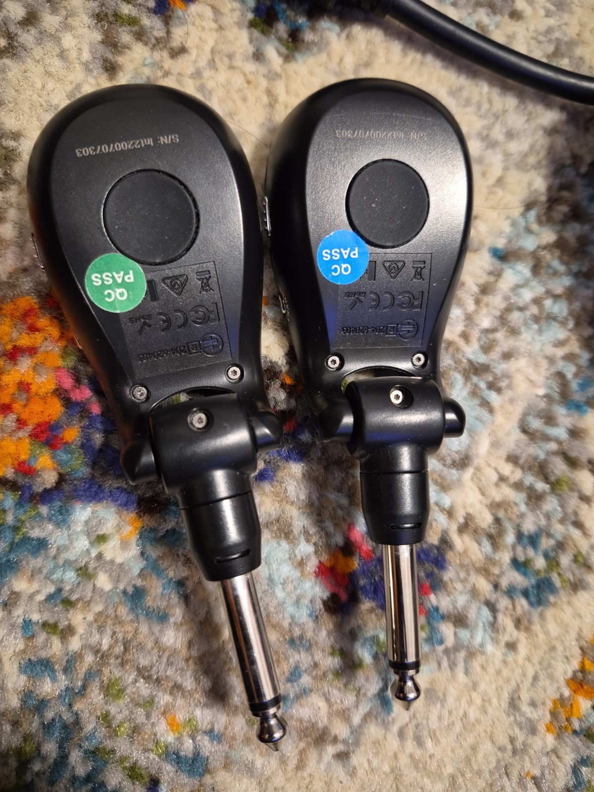XVive U2 Guitar Wireless System Carbon Lot Of 2
