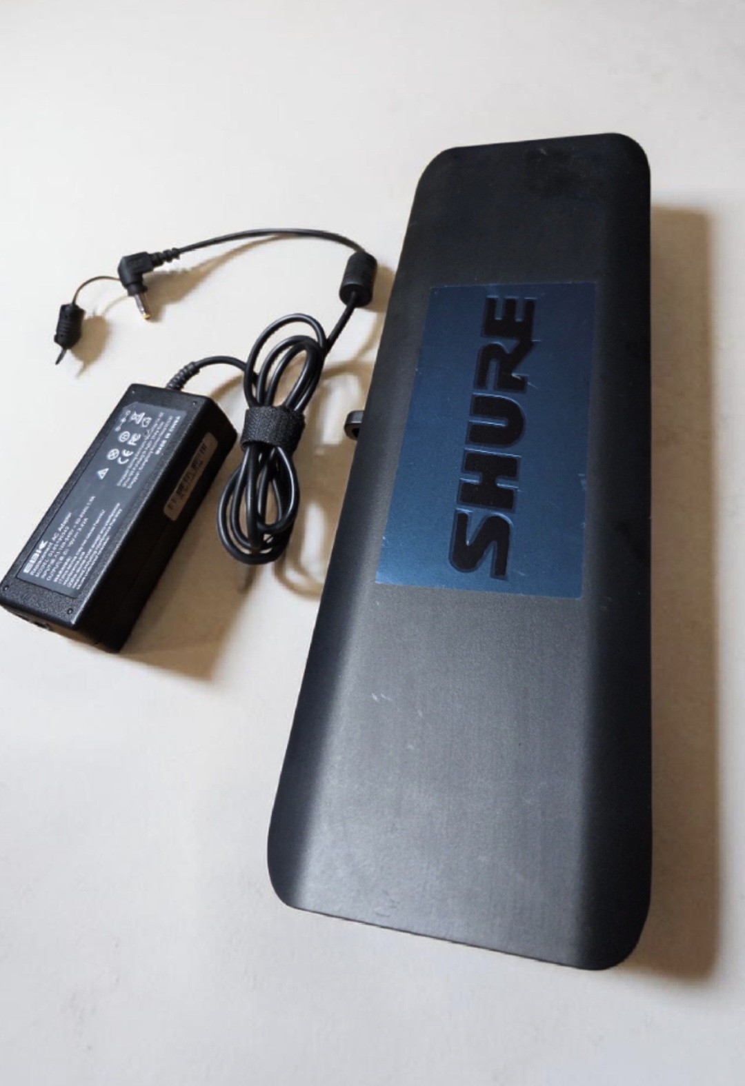 Shure BLX88 Dual Channel Wireless Receiver | J10 Band (584-608 MHz)