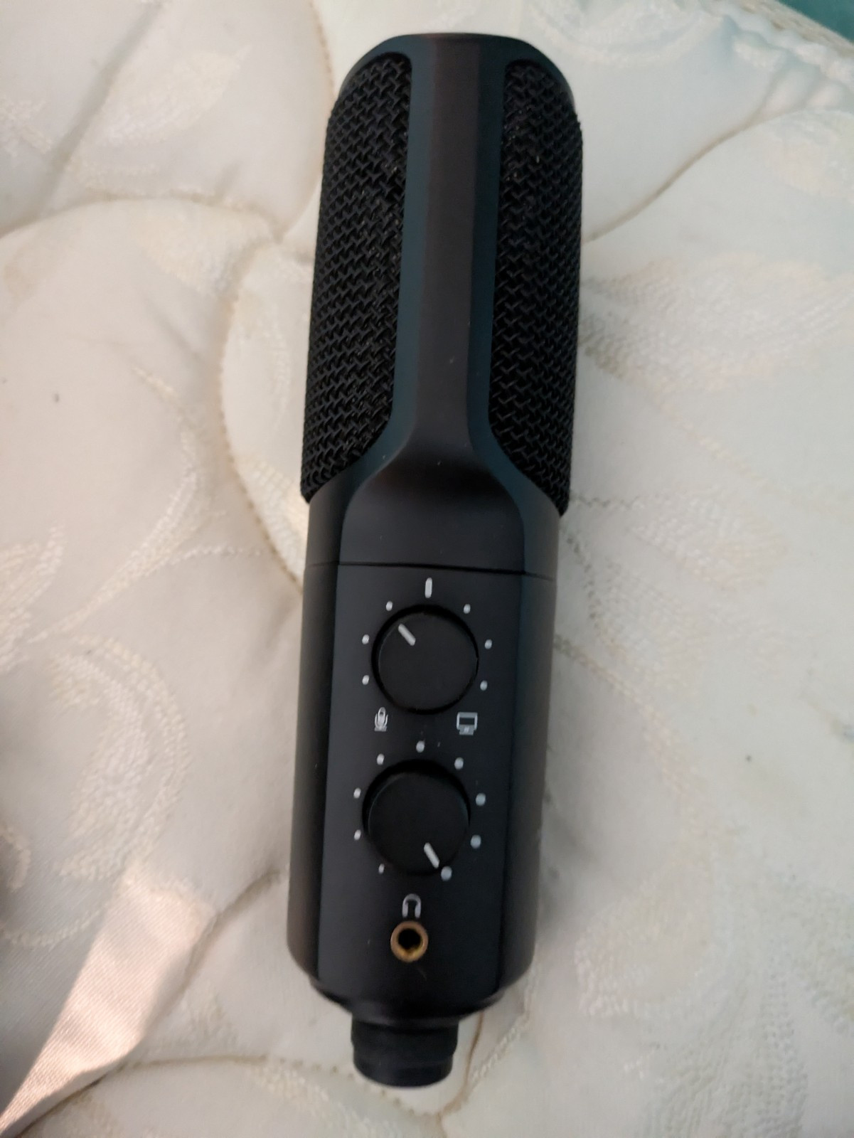 RODE NT-USB Professional Condenser Microphone With Rode Shock Mount Pop Filter