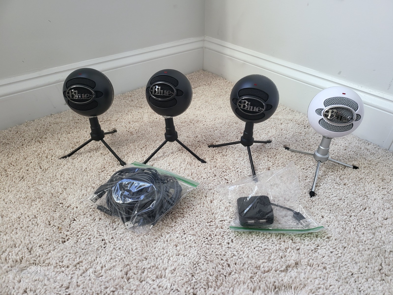 Blue Snowball iCE USB Mics for Recording & Streaming + Tripods