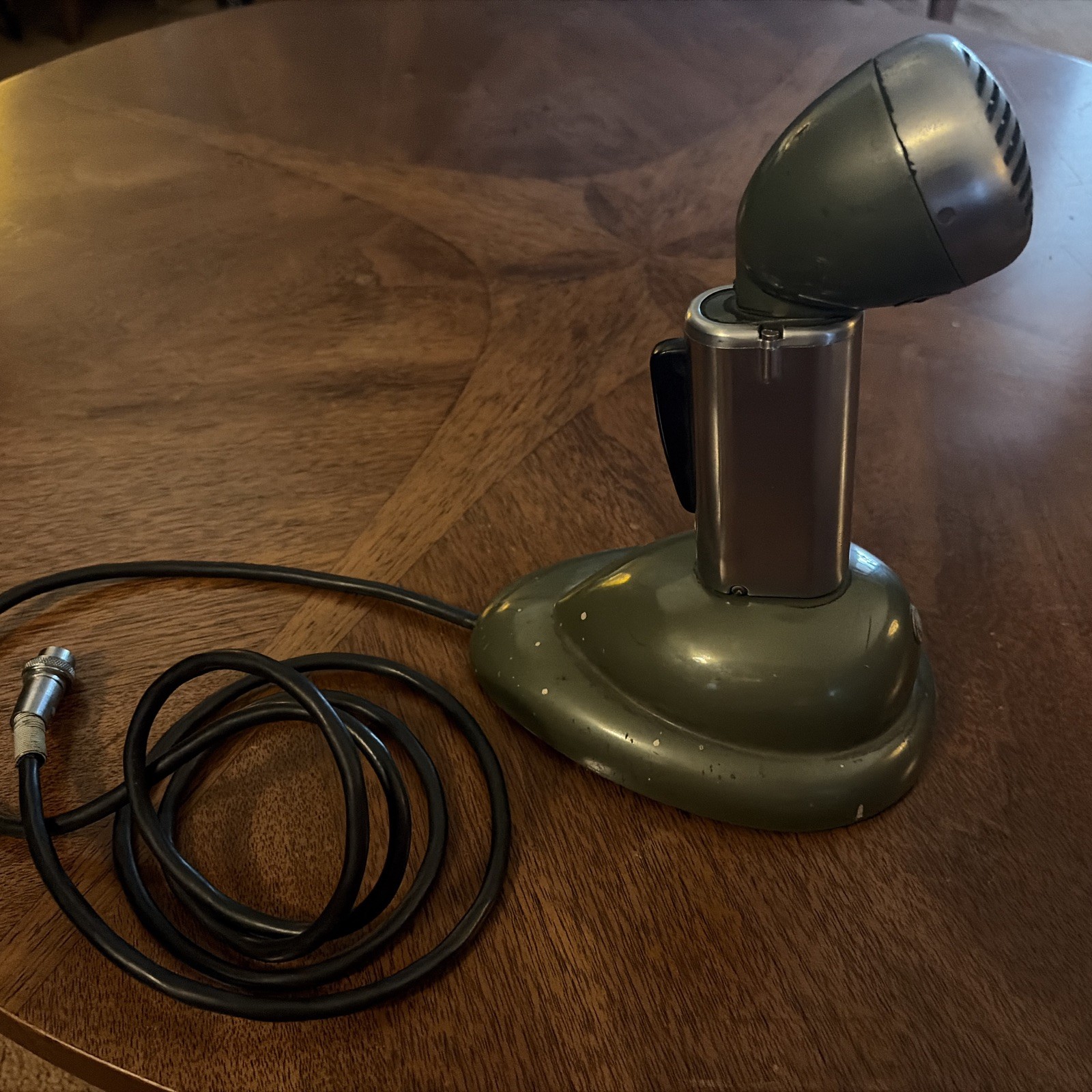 Vintage Shure 520SLB Green Bullet Controlled Magnetic Microphone W/S36 Stand