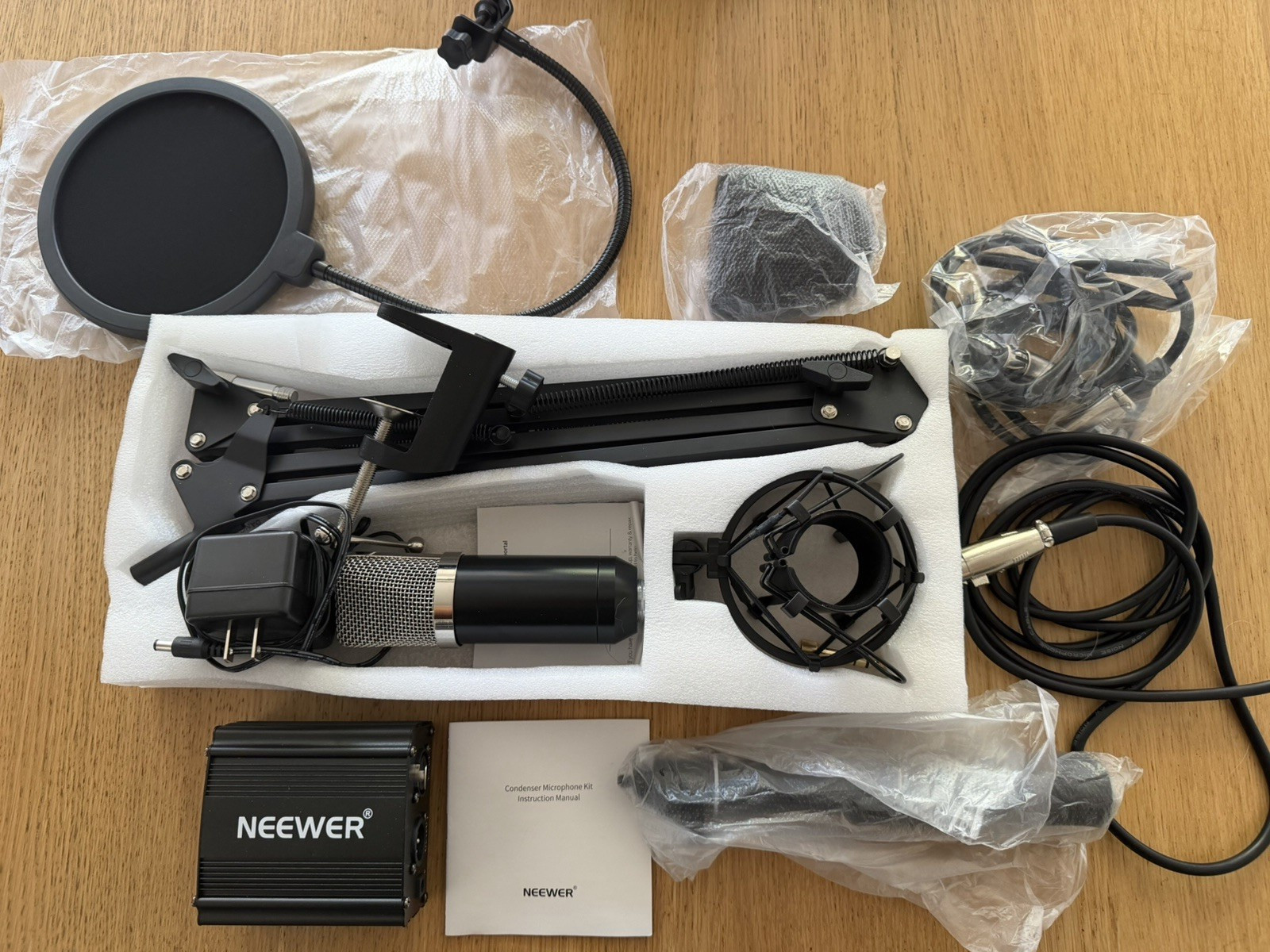 Neewer Condenser Microphone Kit Black 3.5mm TRS w/ Boom Stand, Shock Mount