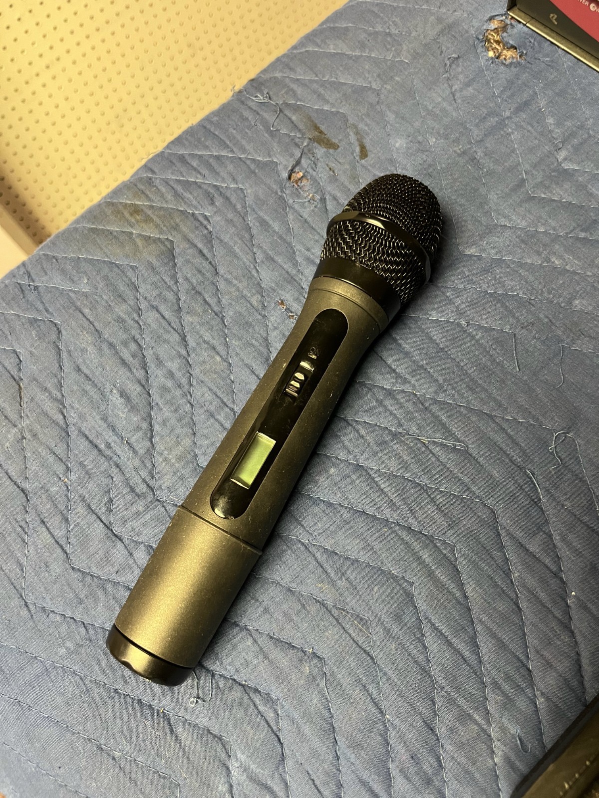 Sennheiser ew100 G2 wireless mic sets and singles