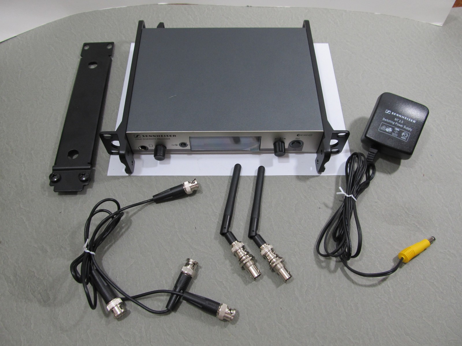 Sennheiser EM 300 G3 True Diversity Receiver G-Band 566-608 MHz