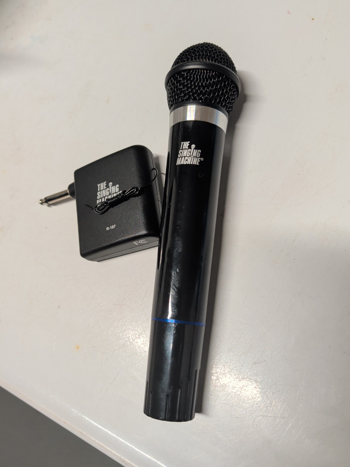 The Singing SMM107 Dynamic Wireless Professional Microphone