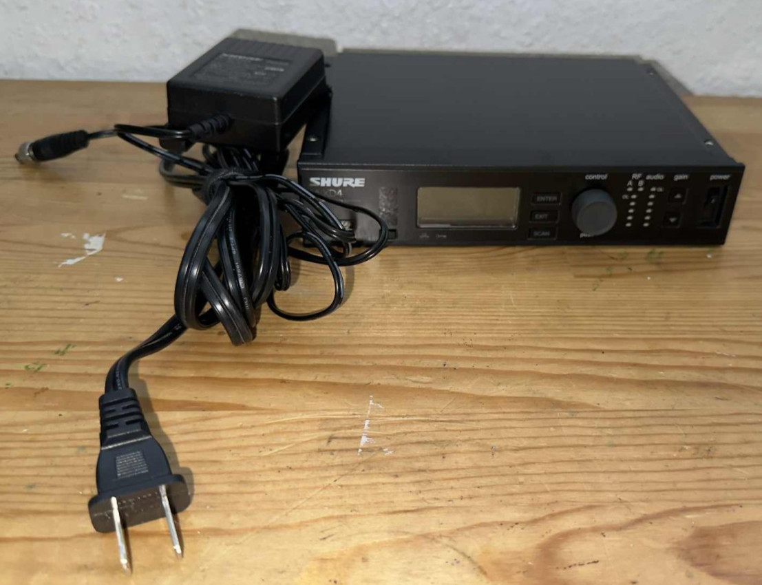 Shure ULXD4 Digital Wireless Receiver L50 632-696 MHz