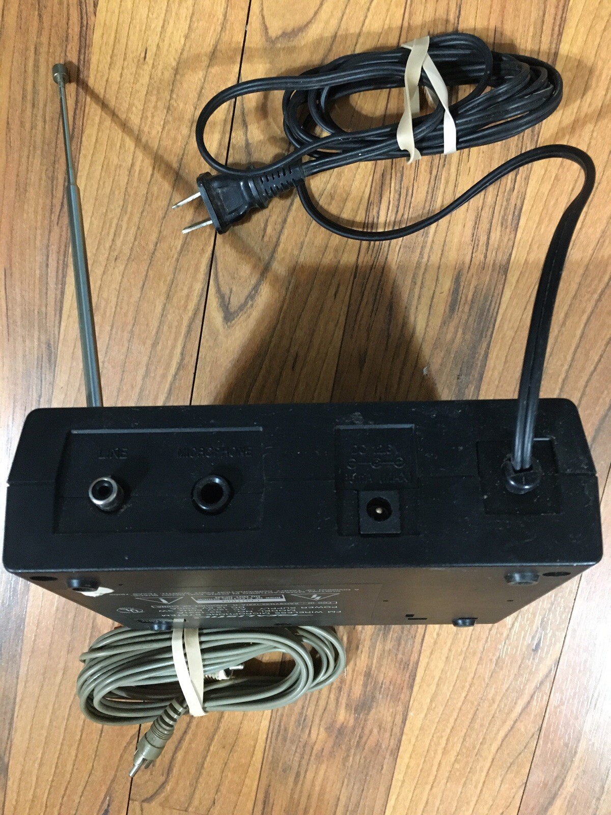 Realistic FM Wireless Microphone System Model 32-1221A