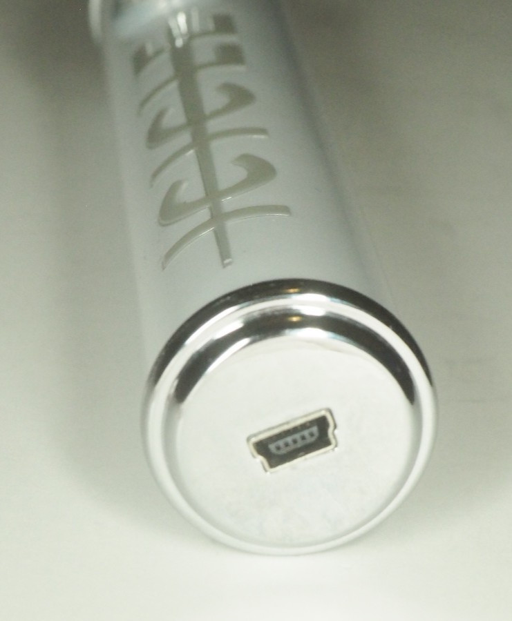 Icicle Microphone XLR to USB-C converter