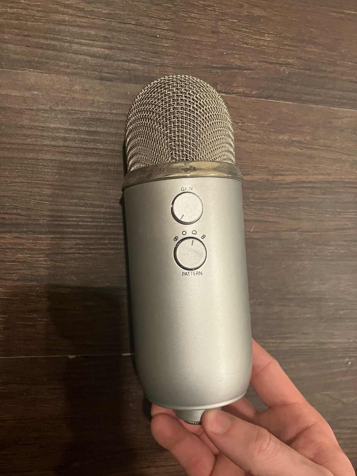 Blue Yeti Professional Multi-Pattern USB Condenser Microphone – Silver No Stand