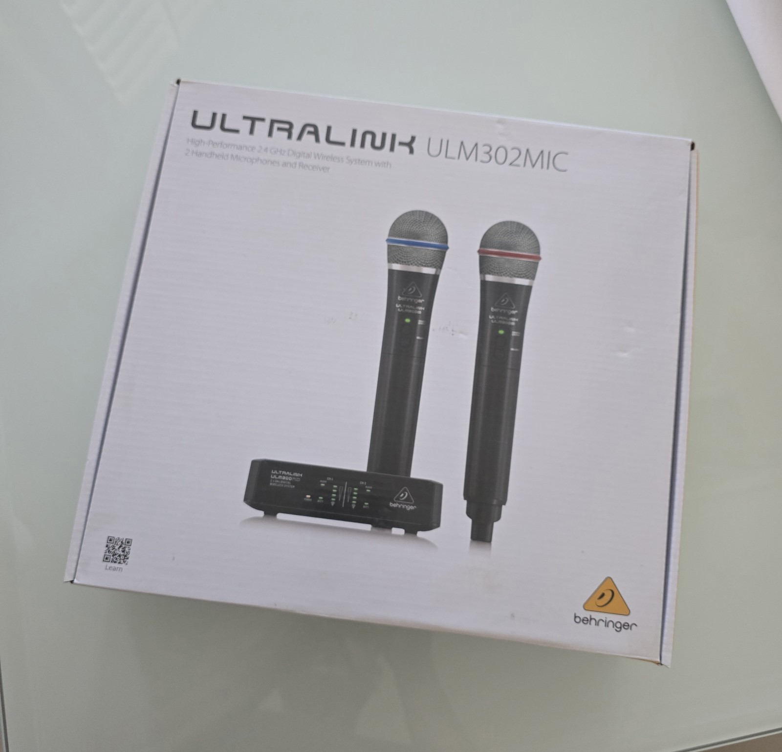 Behringer ULM302MIC Wireless Dual Handheld Microphone System [ULM302MIC]
