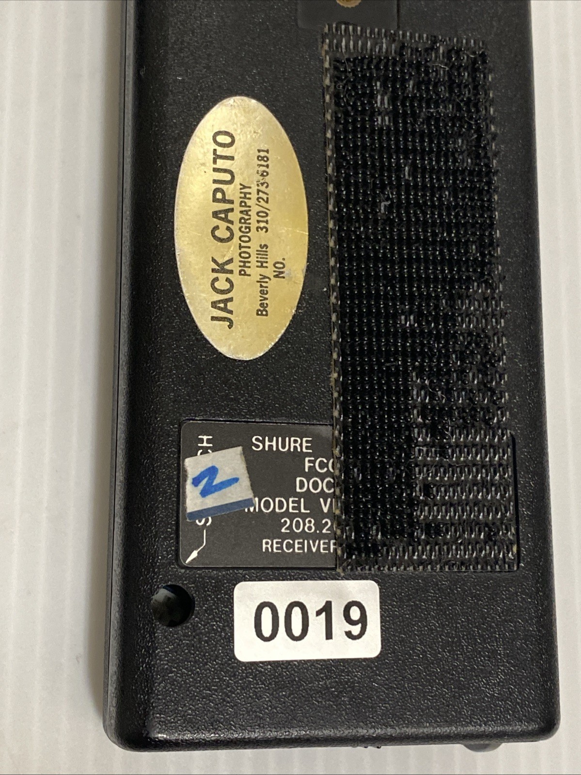Shure T1 Guitarist Transmitter Unit – CV Frequency (208.200 MHz) – UNTESTED