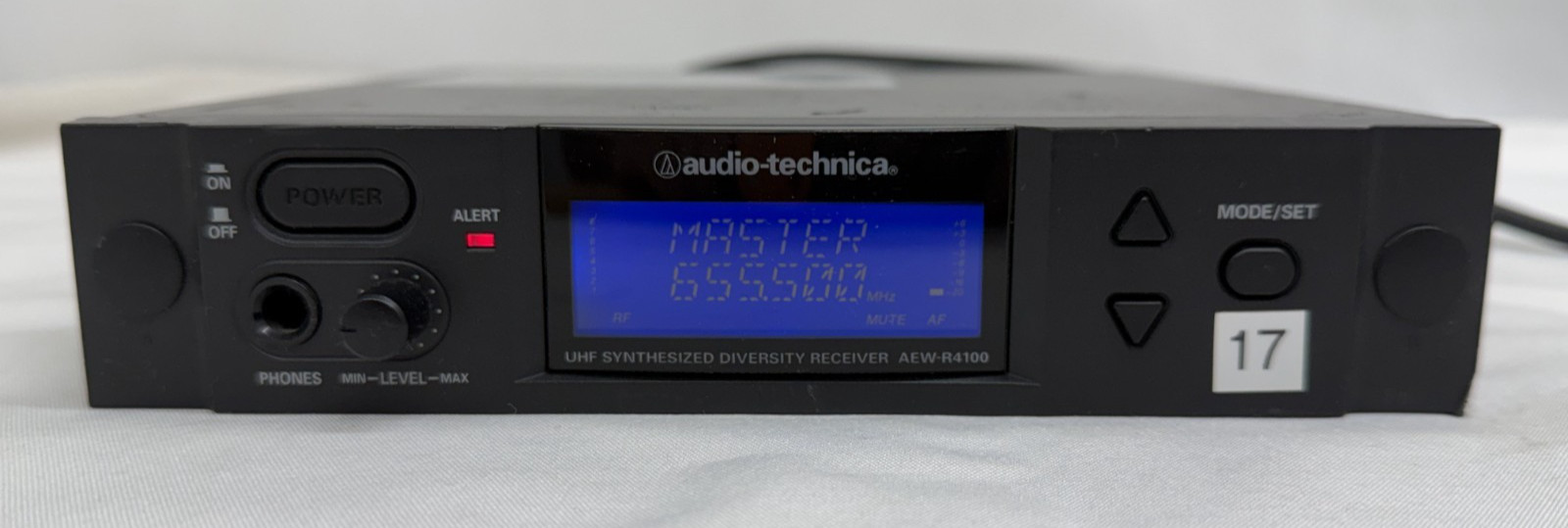 Audio-Technica AEW-R4100 UHF Diversity Receiver 655-680MHz – Receiver Only