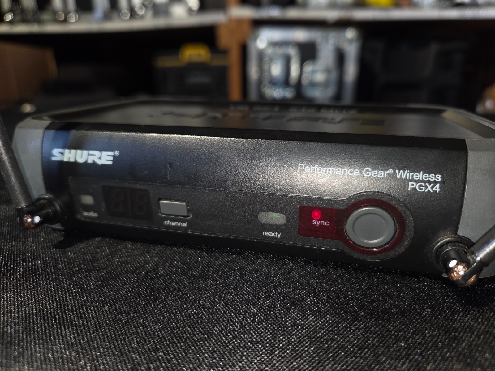 Shure Wireless PGX Microphone w/Receiver & Case PGX4 SURE SM58 524-542 Mgz