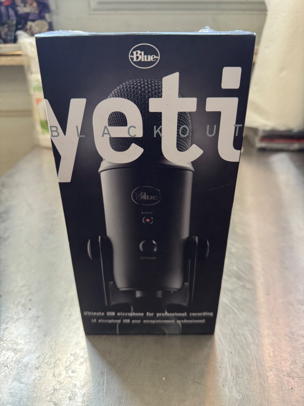 Blue Yeti Professional Multi-Pattern USB Condenser Microphone – Blackout