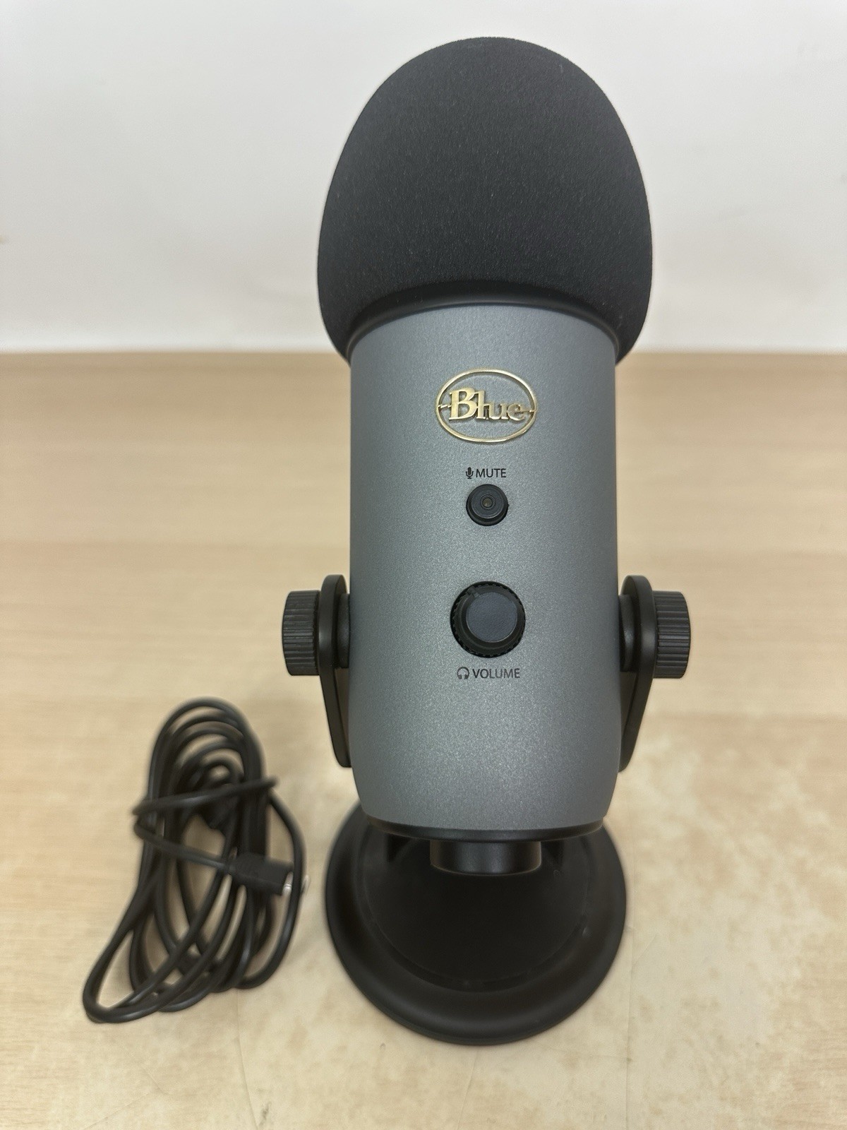 Blue Yeti Studio Recording USB Microphone & Stand- RARE Gray Slate Version WORKS