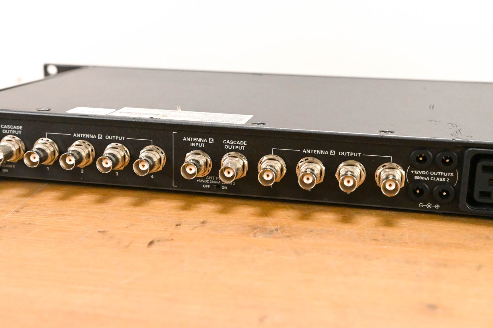 Audio-Technica AEW-DA660D UHF Antenna Distribution System CG01ZEA