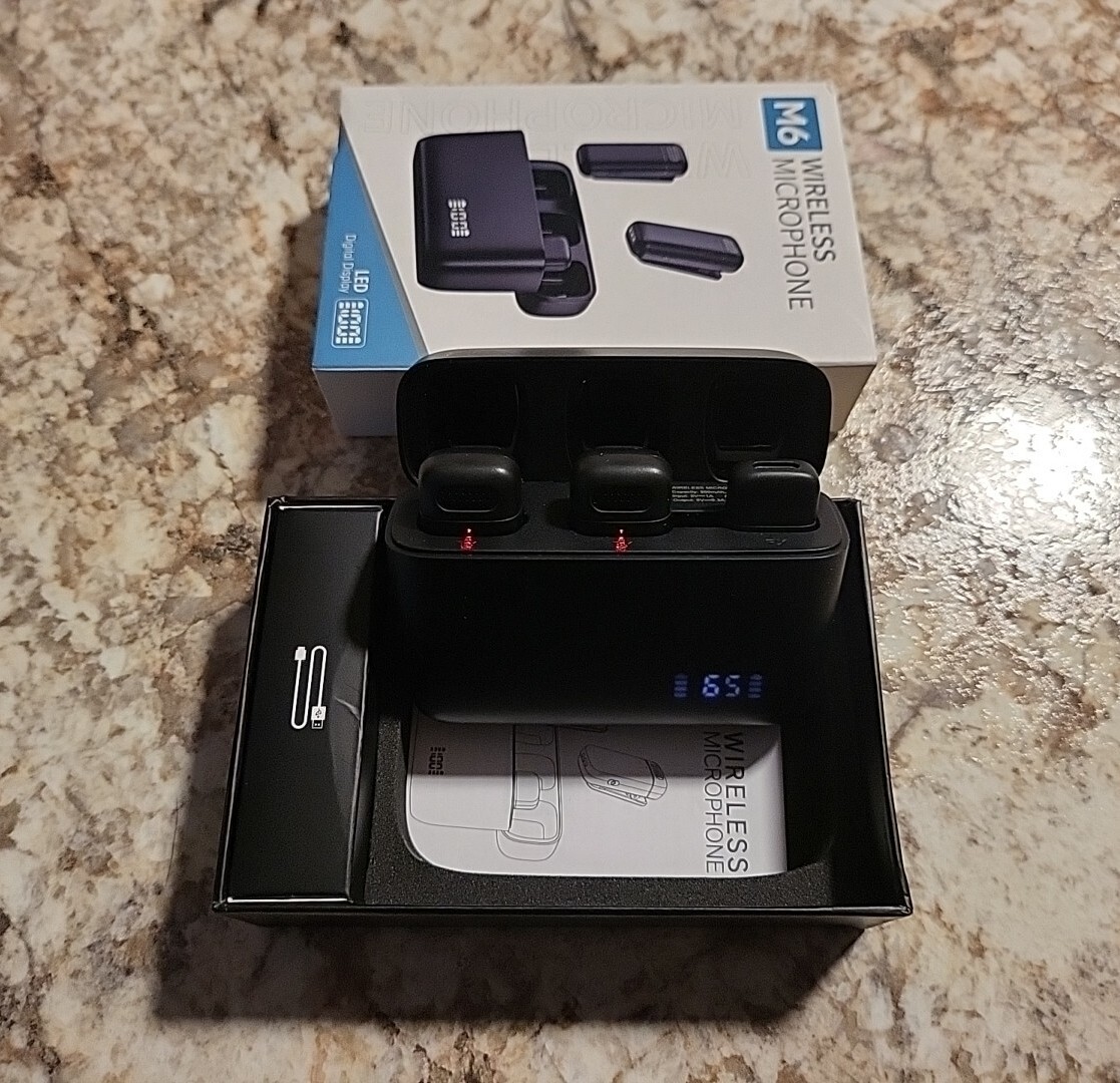 SABANI Wireless Microphone for Iphone – with 500Mah Charge Case & 30Hrs Playtime