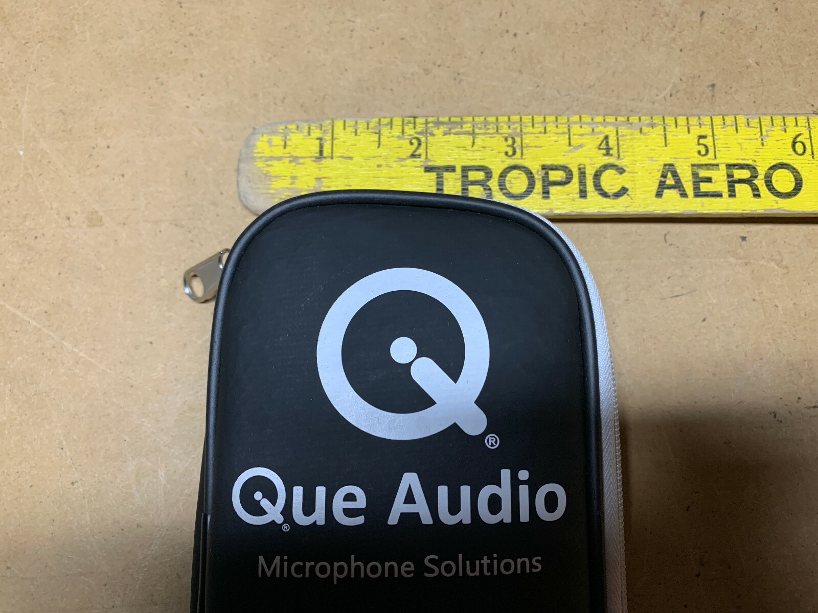Q AUDIO ZIPPERED NYLON MICROPHONE POUCH- PRO! MAKE OFFER!