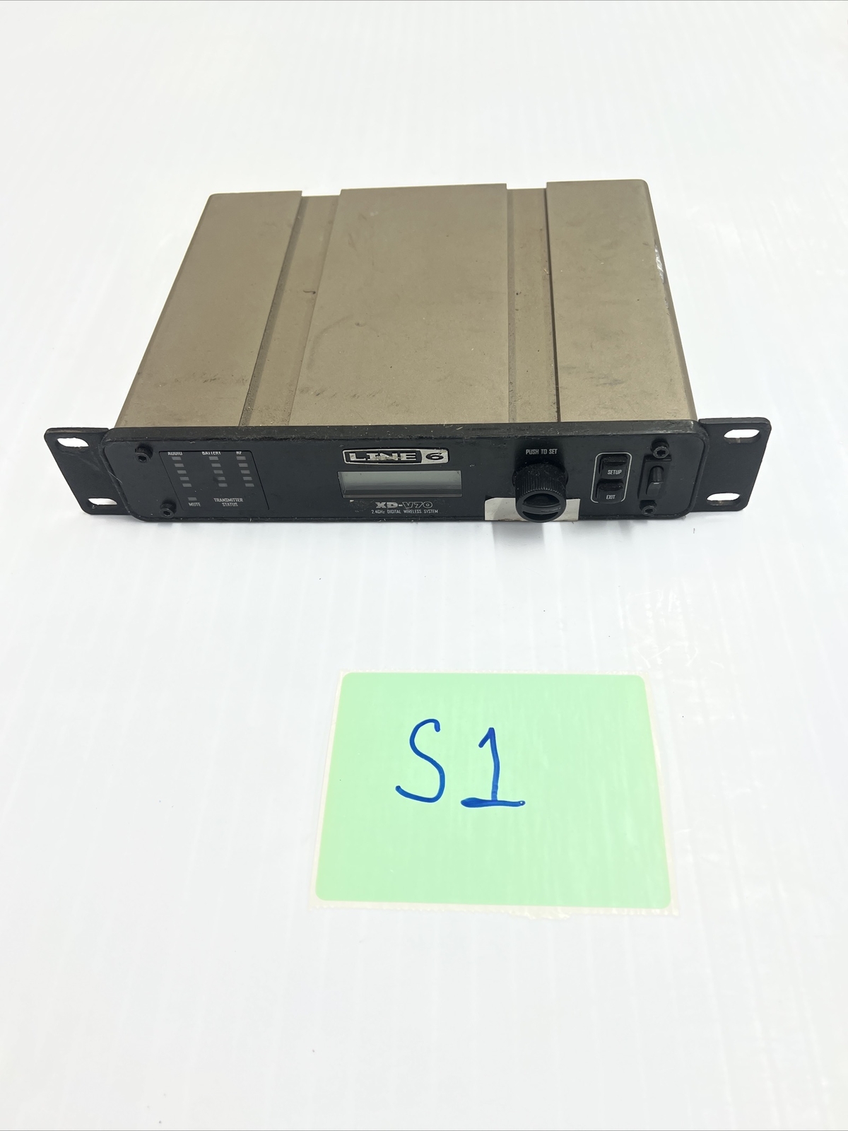 Line 6 XD-V70 2.4GHz Digital Wireless NO POWER SUPPLY