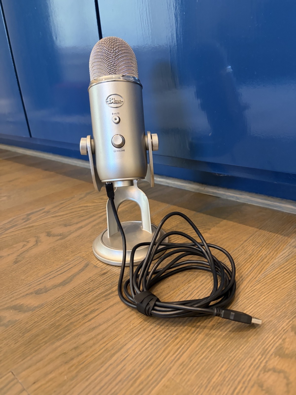 Blue Yeti USB Microphone – Platinum Used No Box