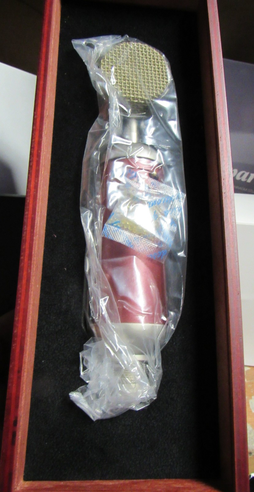 Blue Blackout Spark SL XLR Condenser Microphone NEW wood box Shockmount