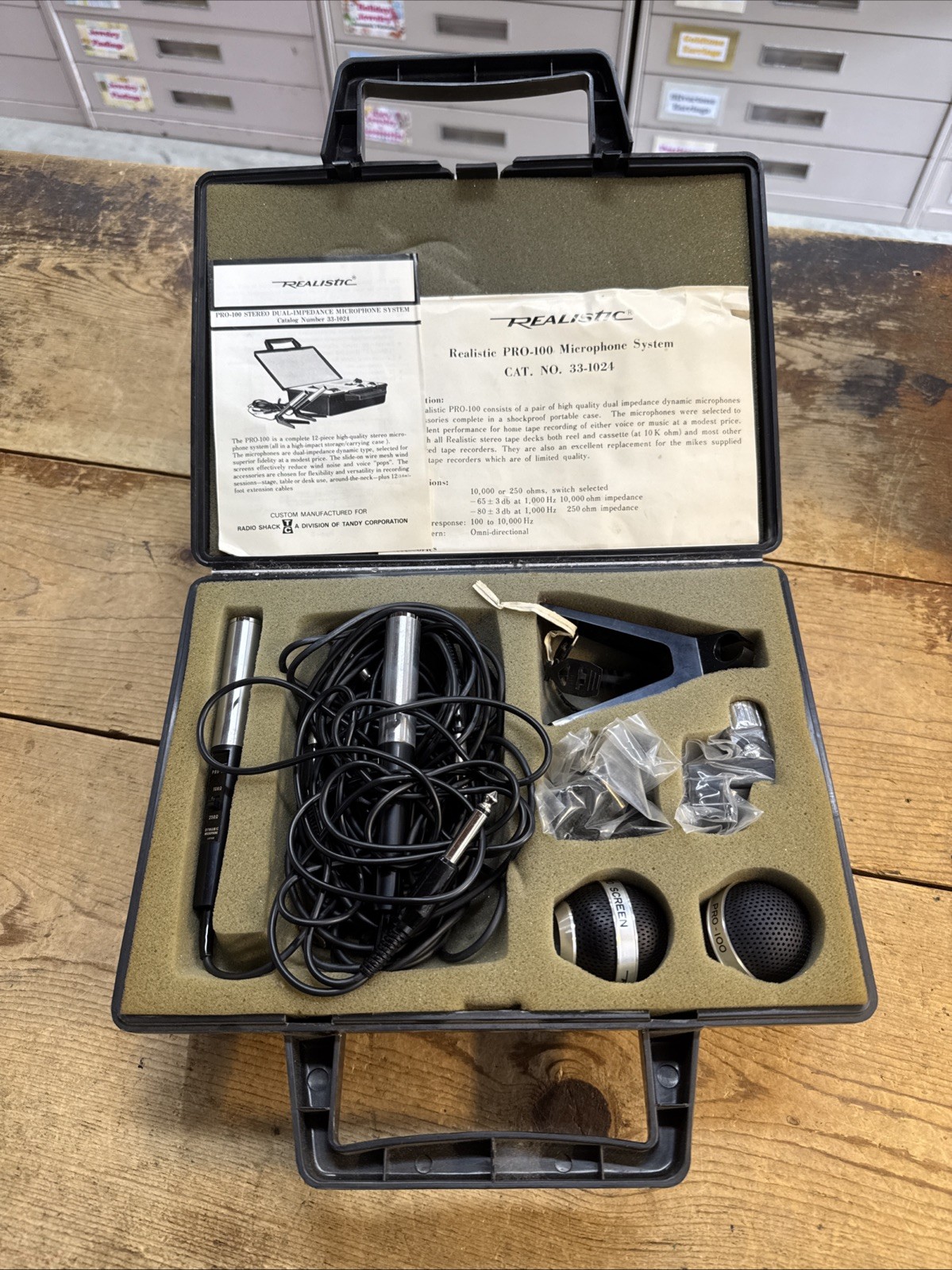 Realistic Pro-100 Microphone System & Accessories Vintage Radio Shack Tandy Corp