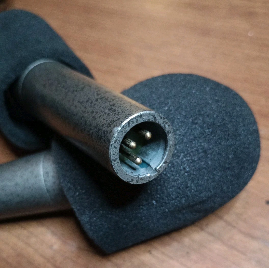 Teledyne MK-160 Microphones Two Mics Dynamic Cardioid 600 OHMS Plus Cases Clean