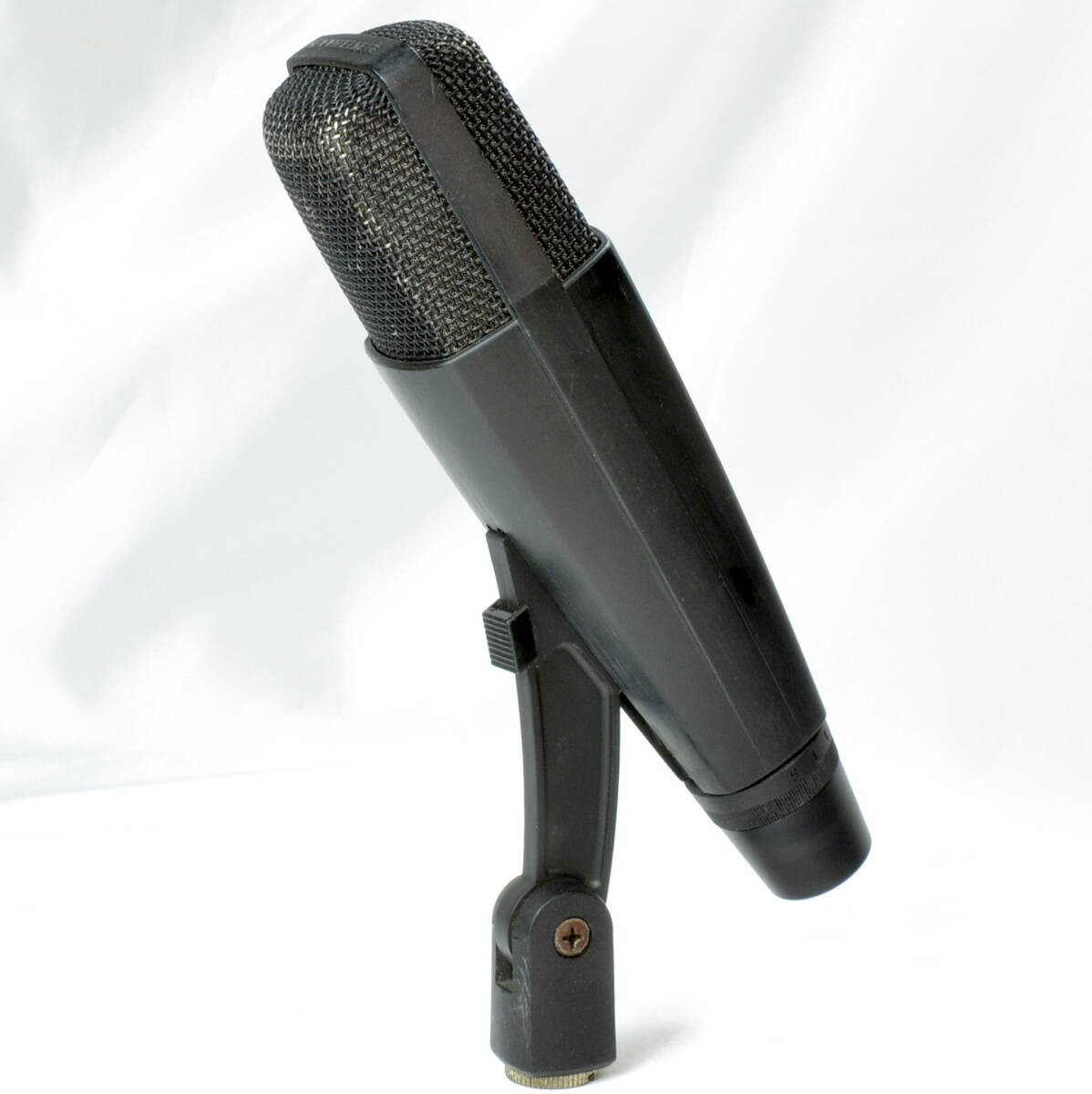 Sennheiser MD421 II Dynamic Microphone Current Model Used Good Condition