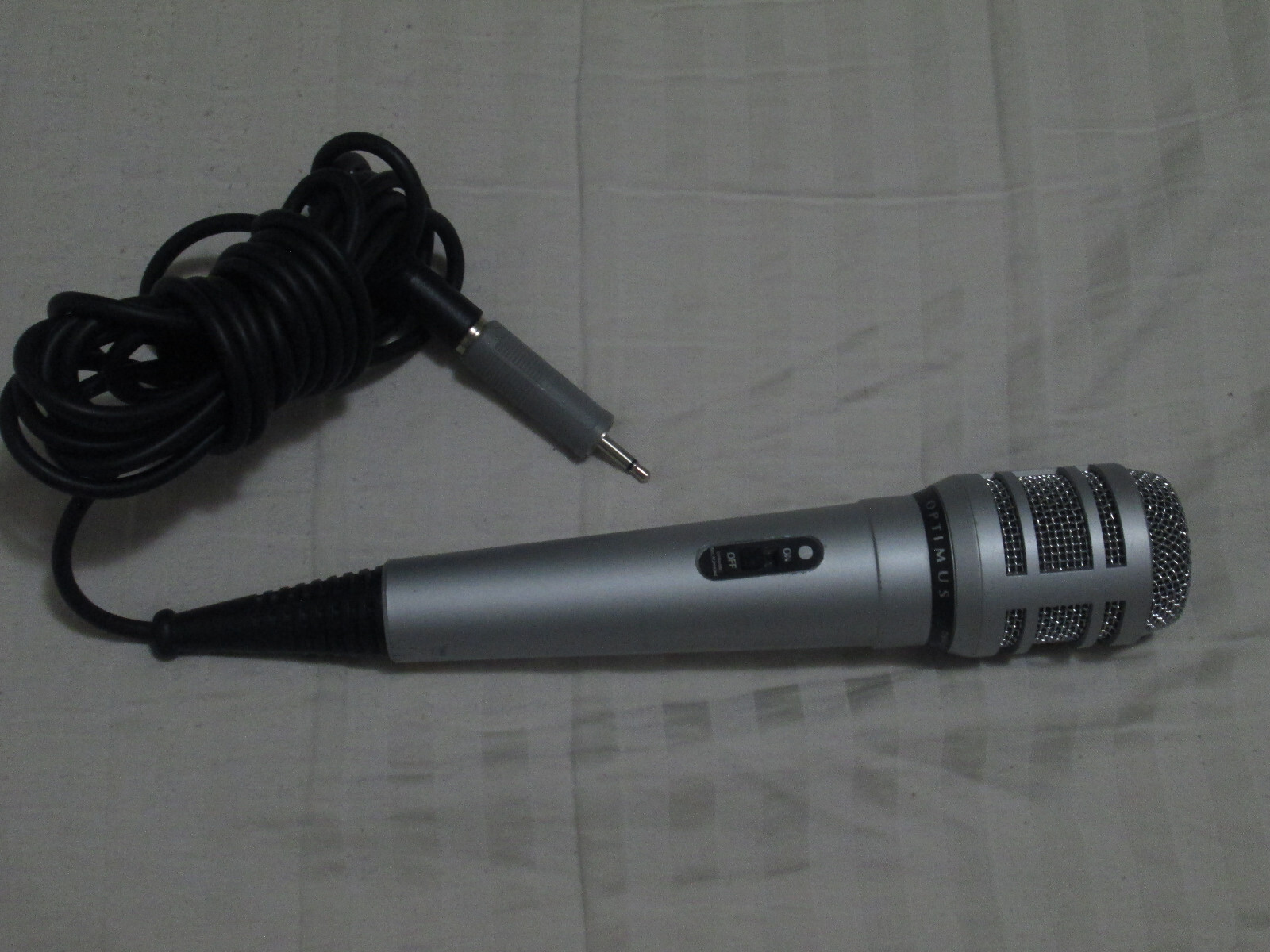 Optimus #33-3030 Omnidirectional Dynamic Wired Microphone