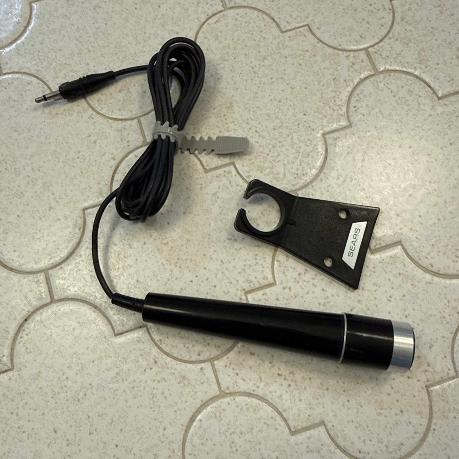 Vintage Sears DYNAMIC Microphone 200 OHMS 84-23410 Silver Black