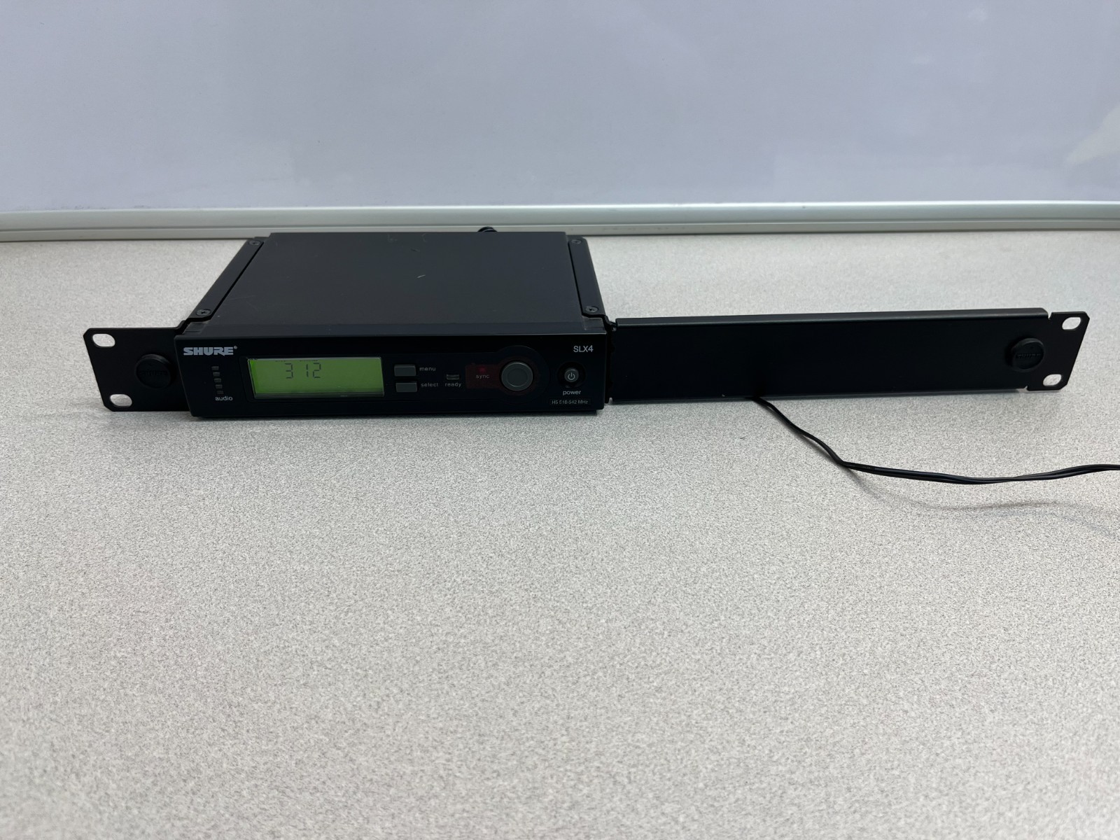 **AS-IS** Shure SLX4 Wireless Microphone Receiver, !!!POWER ON /NON-TESTED!!!