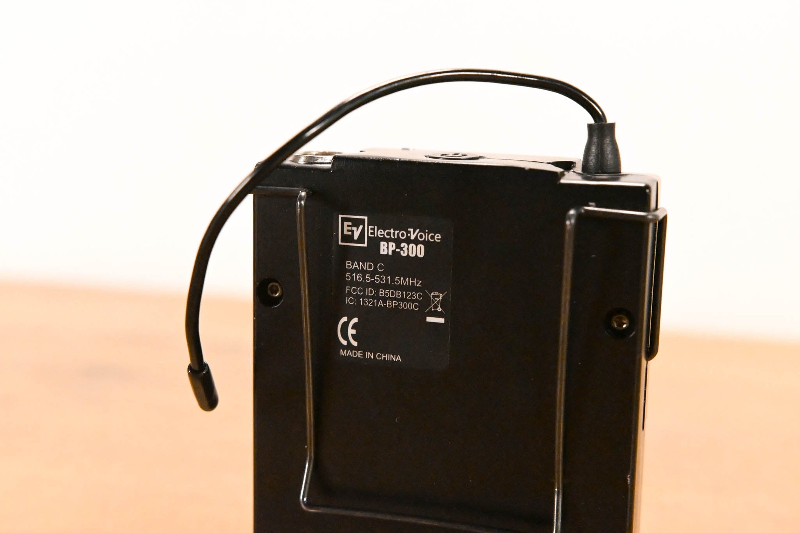 Electro-Voice (EV) R-300 Receiver w/ BP-300 Bodypack – Band C (NO PSU) CG010X0