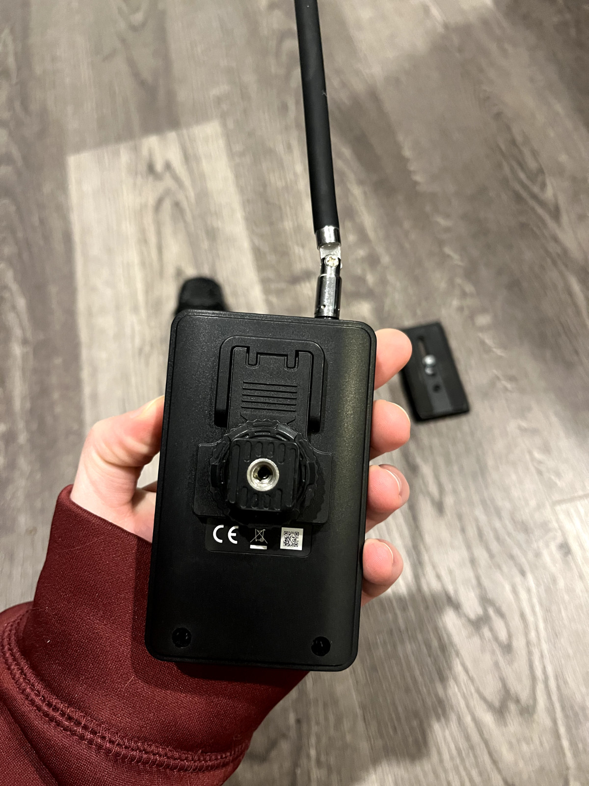 saramonic sr-hm4c 4-channel vhf wireless handheld mic with transmitter