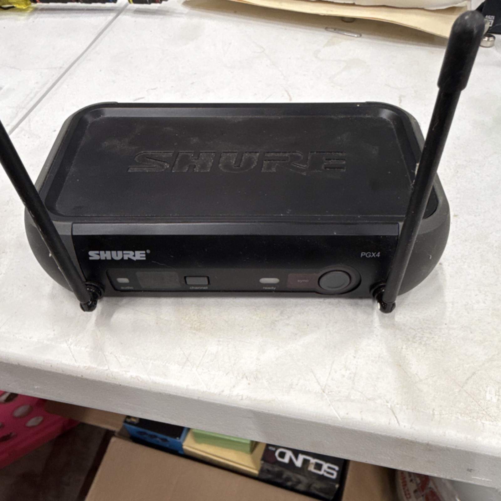 Shure PGX4 Wireless Microphone Receiver w/ Antennas H6 524-542MHz Black