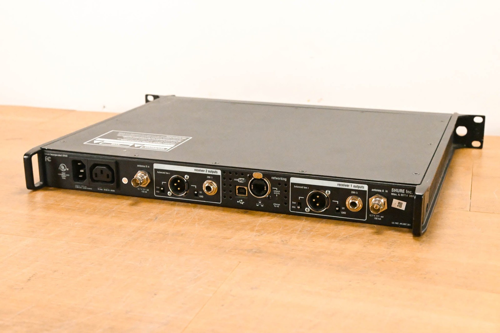Shure UR4D Dual Wireless Receiver – G1 Band – 470-530 MHz CG010Y4