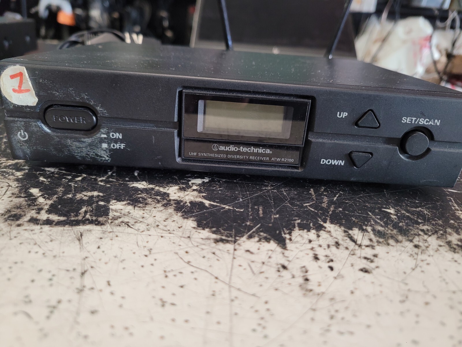 AUDIO TECHNICA WIRELESS RECEIVER ATW-R2100 655-680MHZ W/POWER SUPPLY/ANTENNA